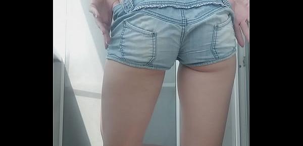 trendsGambling girl takes off her shorts